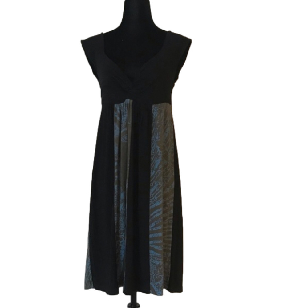 WOMEN’S medium dress. Black and blue/ green batik.